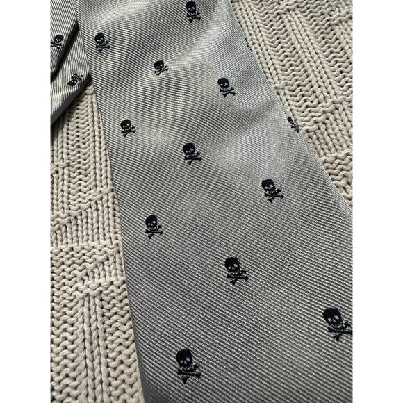 Black & Light Grey Skull Necktie for Suits, Events & Nightlife Express gray skull print tie